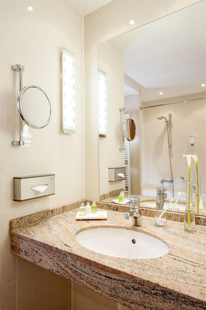 Nh Kreuzberg Hotel 3*