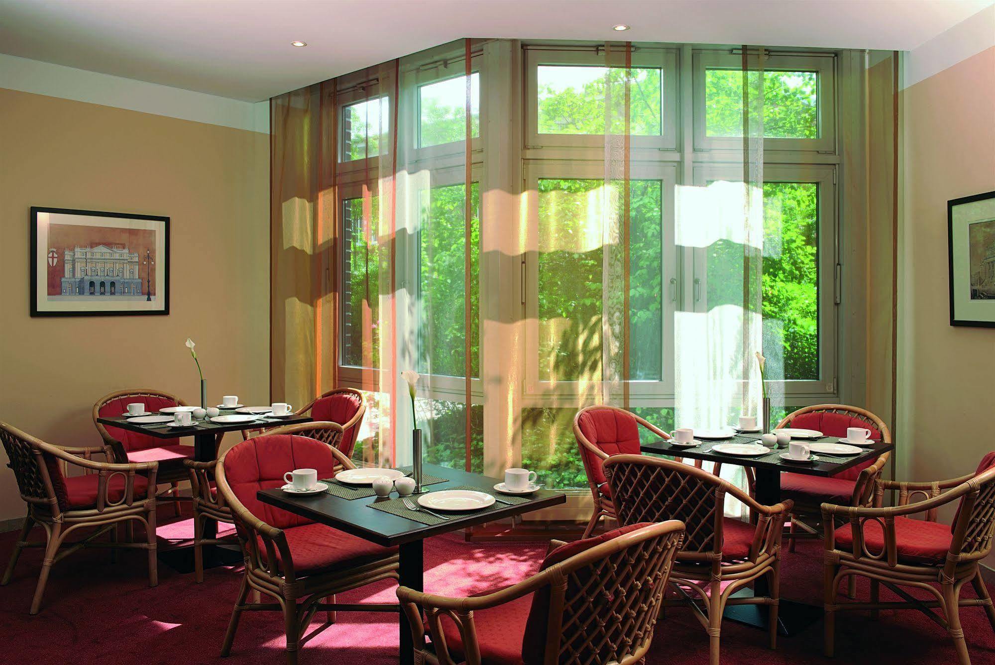 Nh Kreuzberg Hotel 3*